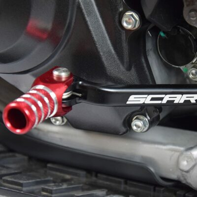Découvrez le Sélecteur de Vitesse SCAR HONDA RED TIP sur mtc60.fr. Performance et précision pour votre moto, à portée de clic.