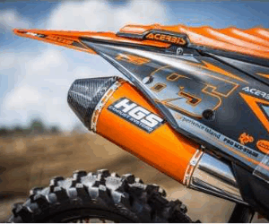 Découvrez la ligne complète en aluminium orange avec embout carbone pour KTM 450 SXF et Husqvarna 450 FC 2023, disponible sur mtc60.fr
