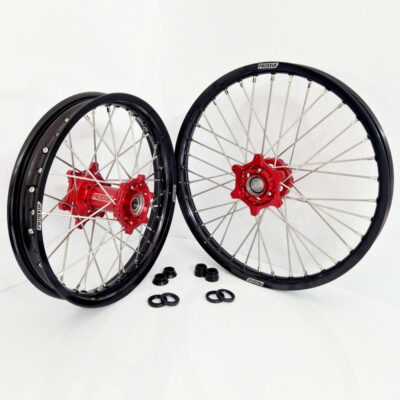 Découvrez le paire de roues Prostuf MX pour Honda, alliant performance et style. Disponible dès maintenant sur mtc60.fr pour les passionnés de motocross.