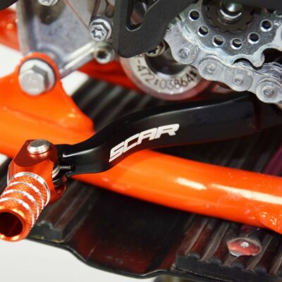 . Découvrez le Sélecteur de Vitesse SCAR KTM/HSQ ORANGE TIP sur mtc60.fr. Performance et précision pour vos aventures tout-terrain. Commandez dès maintenant !